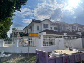 S 75 corner house with pool table